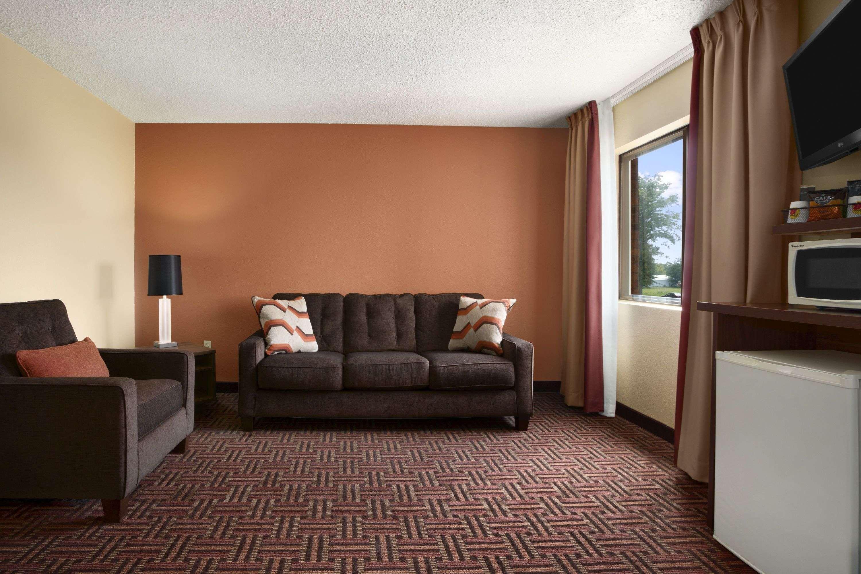 Super 8 By Wyndham Marion Motel Exterior foto